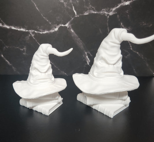 Sorting Hat on books - Tumbler Element